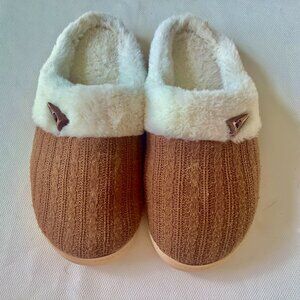 Woman Slip On Open Heel Slipper Sherpa Knit Sz 11-12.  NineCiFun  Tan  White